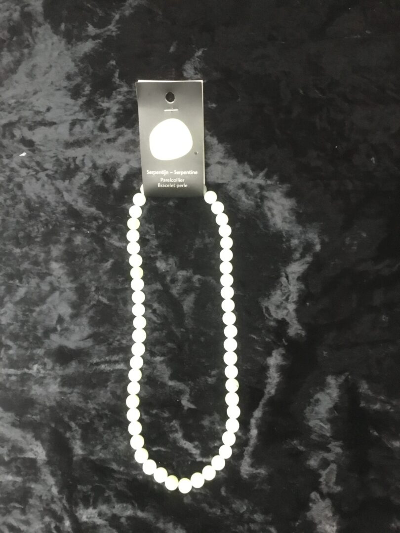 Serpentine collier perle